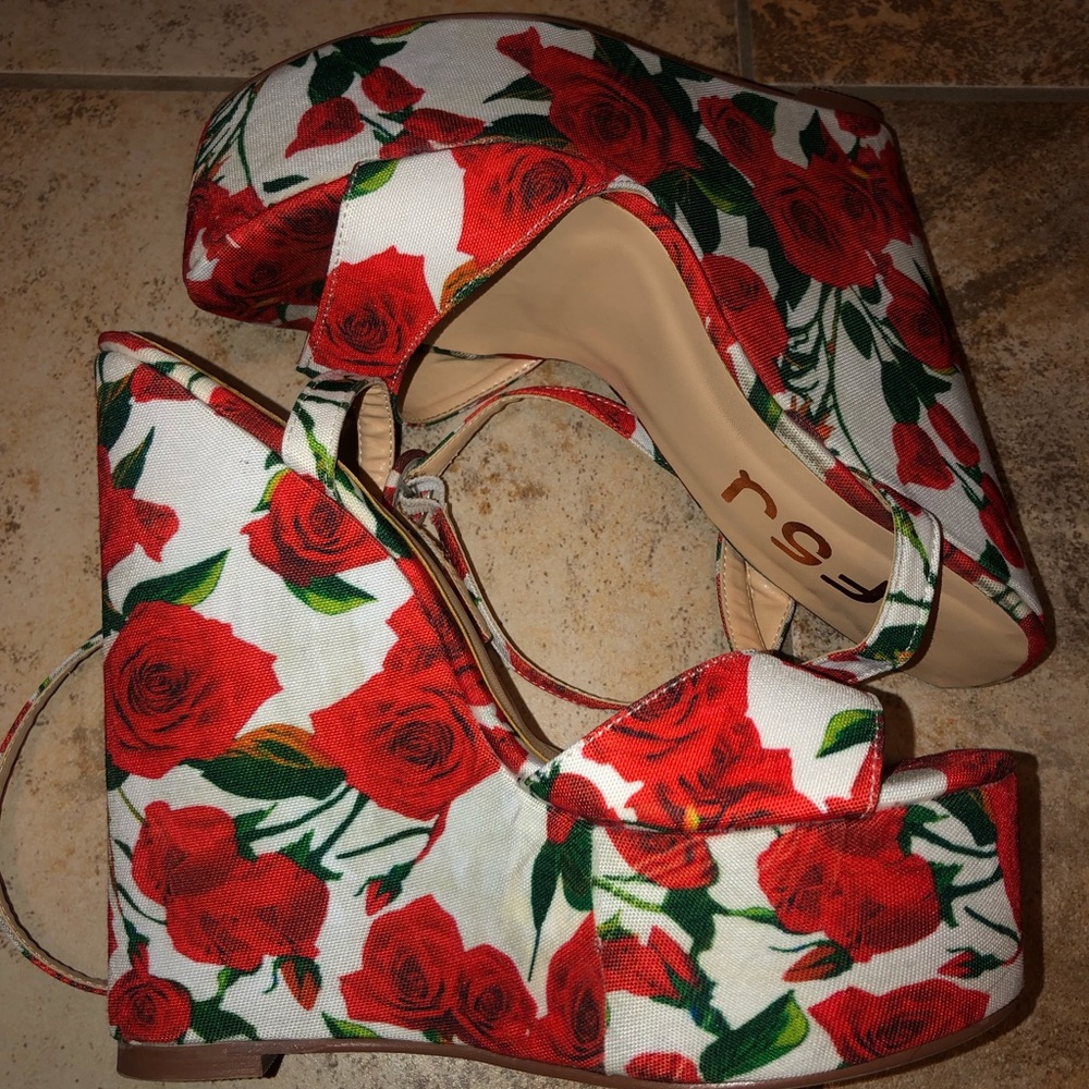 Rose Wedges - Picture 2 of 4